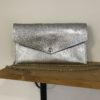pochette en cuir argenté tendance tendance